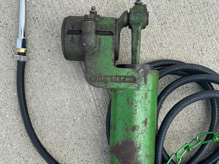 #5563-•-john-deere-pto-air-pump-image-3