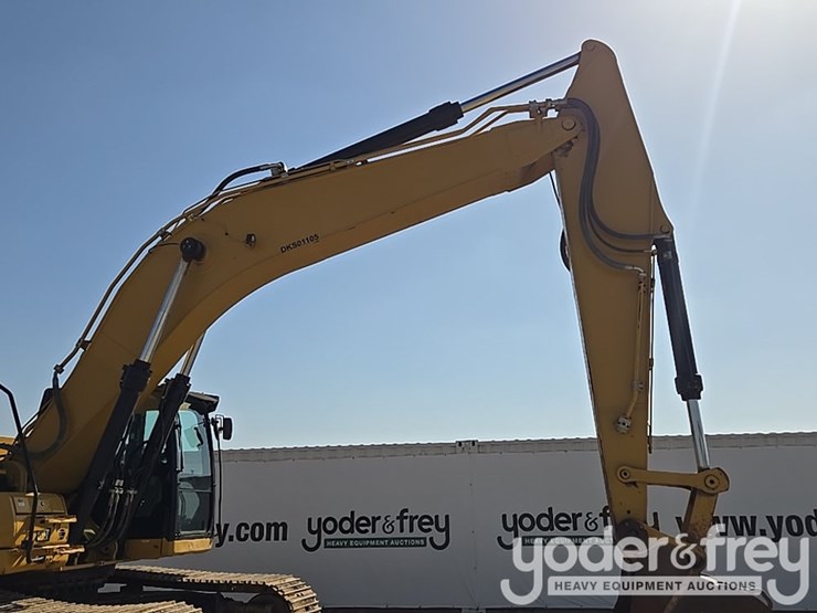 2019-caterpillar-336-image-27