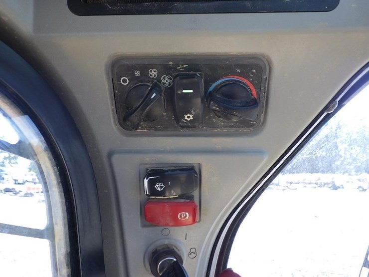 2014-caterpillar-226d3-image-25