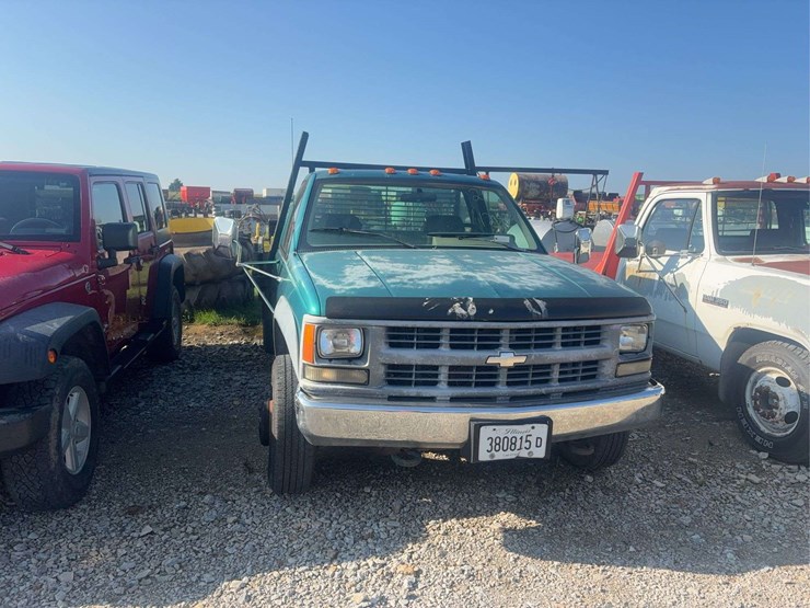 1994-chevrolet-3500-image-2