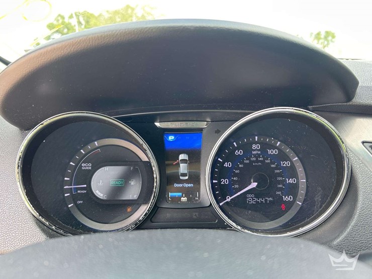 2015-hyundai-sonata-hybrid-sedan-image-16