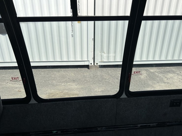 2012-ford-e450-sd-image-40
