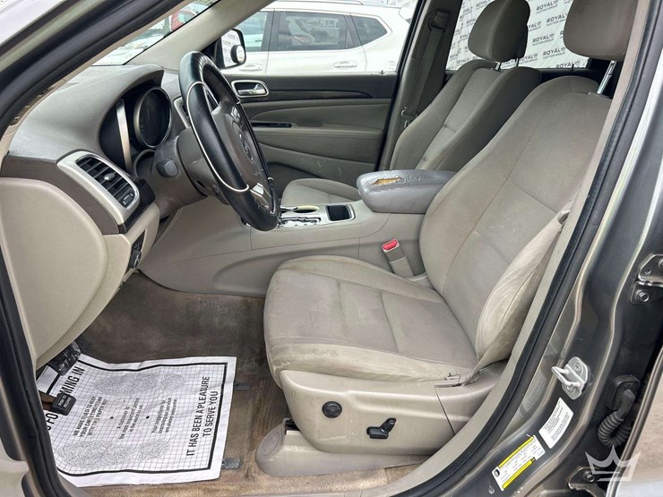 2012-jeep-grand-cherokee-image-11