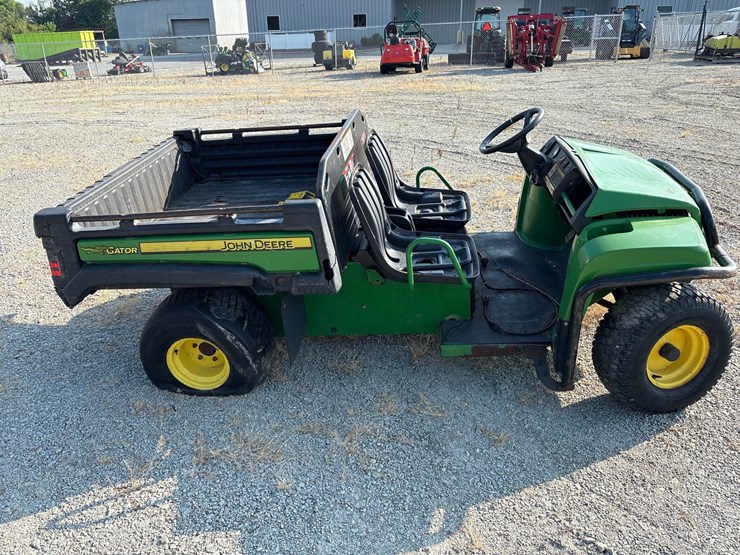 2015-john-deere-gator-image-7