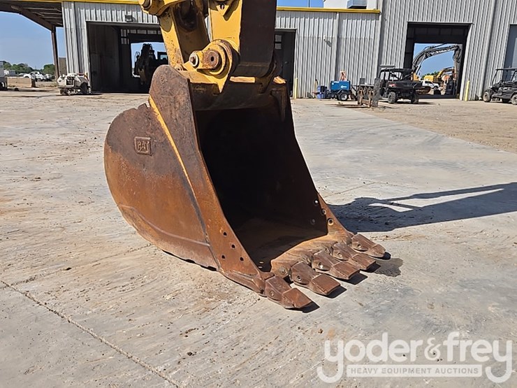 2019-caterpillar-336-image-20