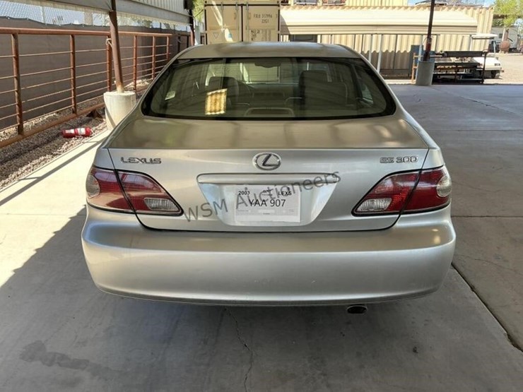 2003-lexus-es-300-sdn-image-6