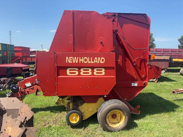 new-holland-688-image-11