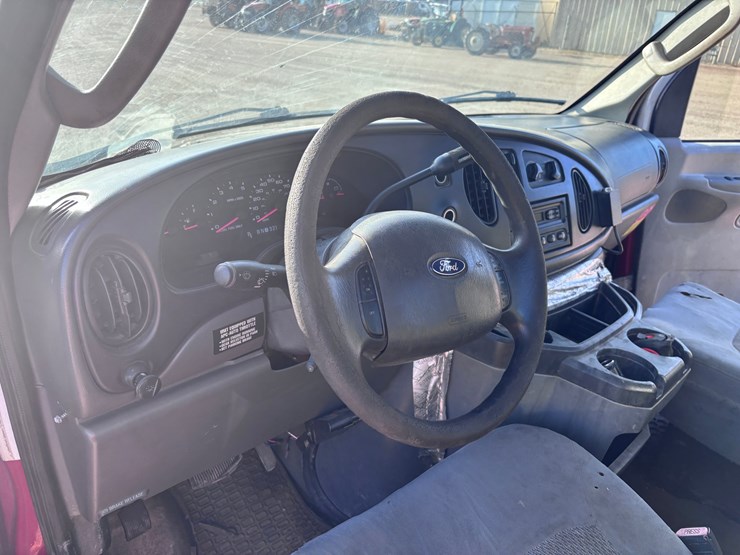 2006-ford-e450-image-8