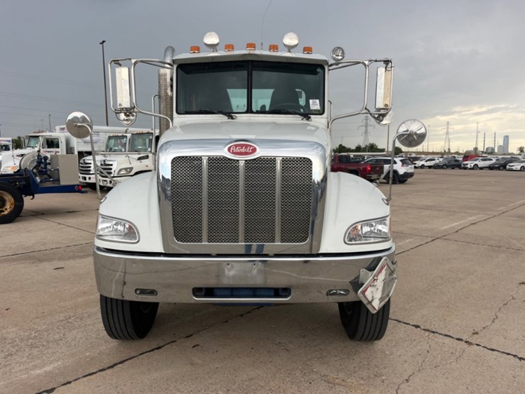 2012-peterbilt-337-image-2