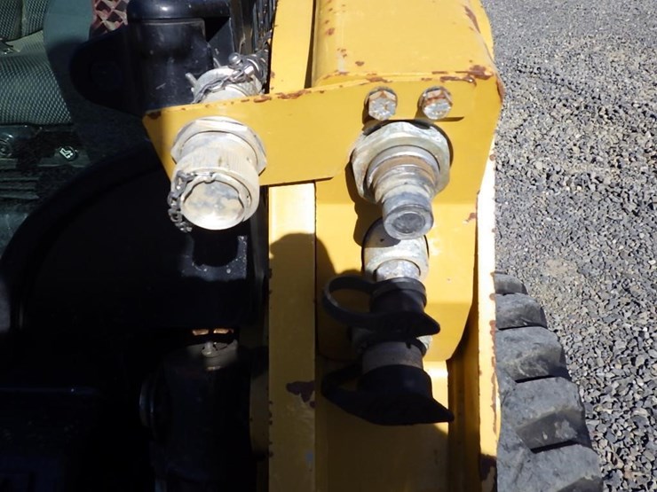 2014-caterpillar-226d3-image-13