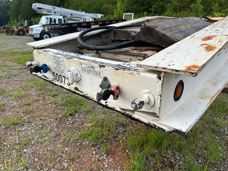 #4525-•-2010-eager-beaver-50-gsl-tri-axle-lowboy-image-8