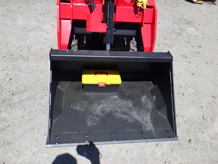 2026-future-1050k-skid-steer-tracked-loader-image-5