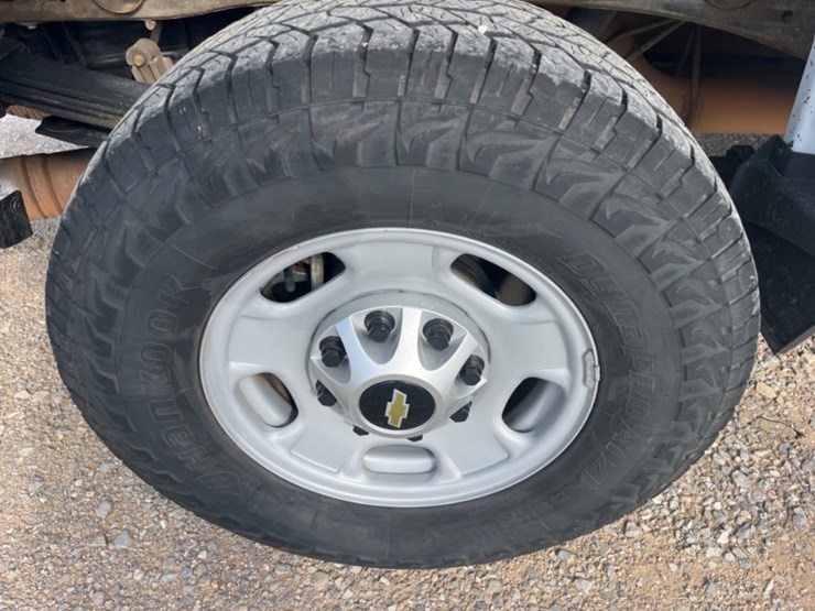 2018-chevrolet-silverado-2500hd-image-18