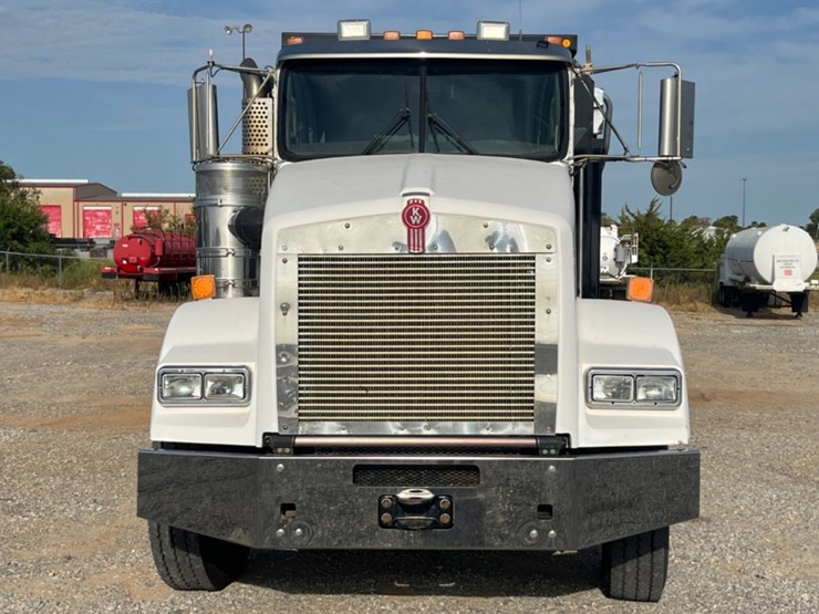 2020-kenworth-t800-image-2