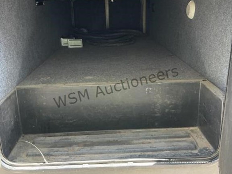 2017-forest-river-vengance-fifth-wheel-toyhauler-image-32