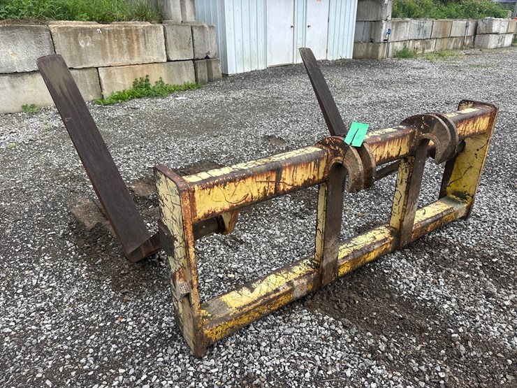 #4004-•-approx-56"-loader-forks-image-3