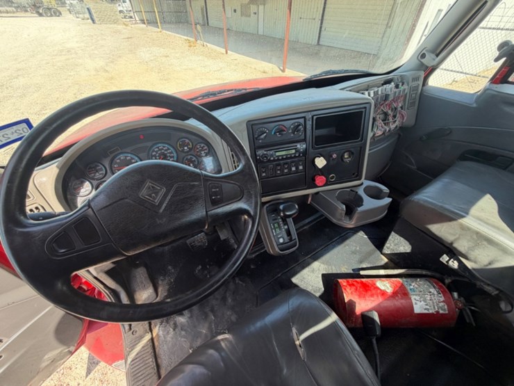 2011-international-durastar-4400-image-10