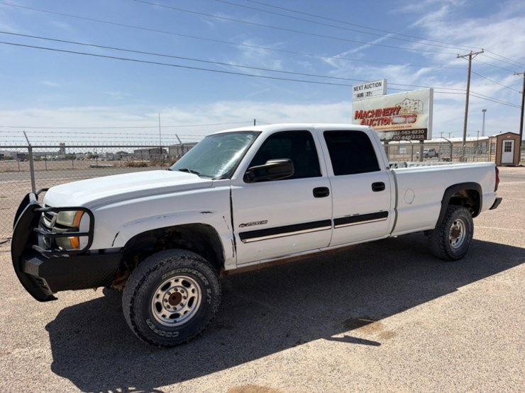 2005-chevrolet-silverado-2500hd-image-1