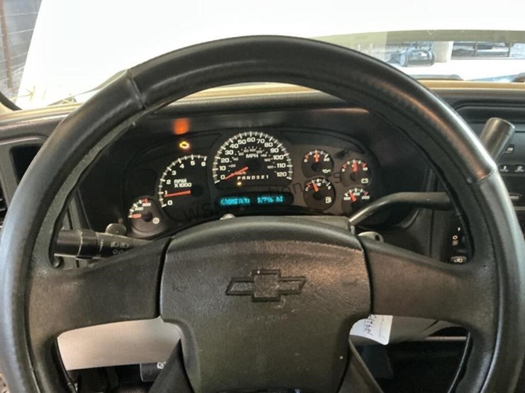 2006-chevrolet-silverado-2500hd-image-15