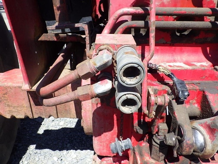 international-i-656-tractor-image-19