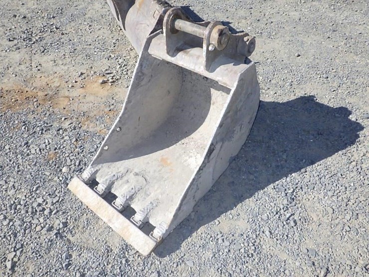 komatsu-pc88mr-image-1