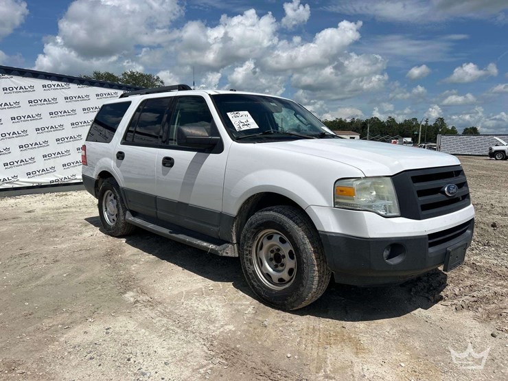 2012-ford-expedition-image-2