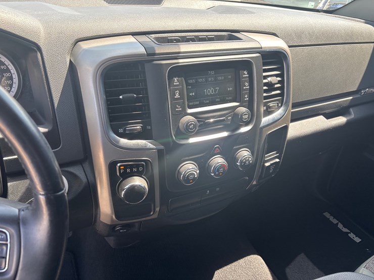 2016-dodge-1500-image-9