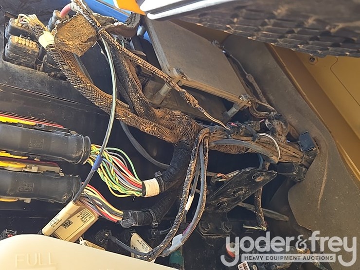 2019-caterpillar-336-image-33