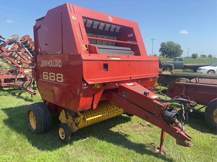 new-holland-688-image-4