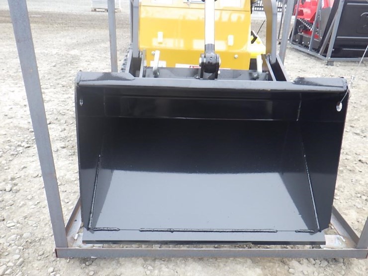 2026-agt-mx-crt23-skid-steer-tracked-loader-image-5