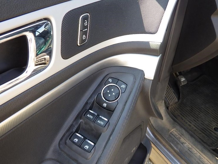 2013-ford-explorer-image-18