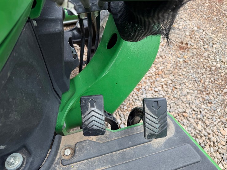 john-deere-3032e-image-54