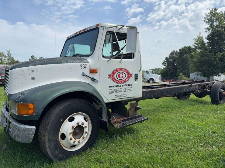 1999-international-4700-image-1