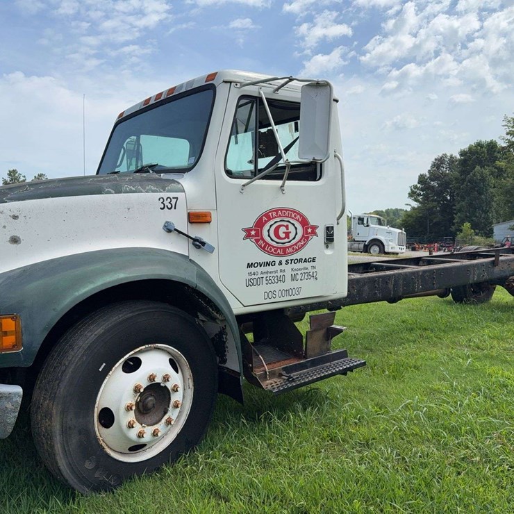 1999 INTERNATIONAL 4700