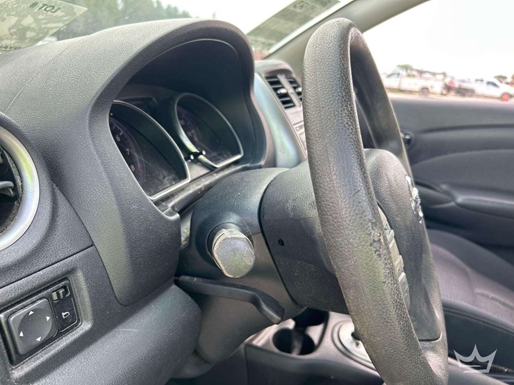 2016-nissan-versa-sedan-image-15
