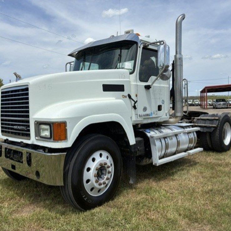 2015 MACK CHU613 DAYCAB TRUCK