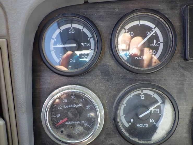 2006-freightliner-columbia-120-image-50