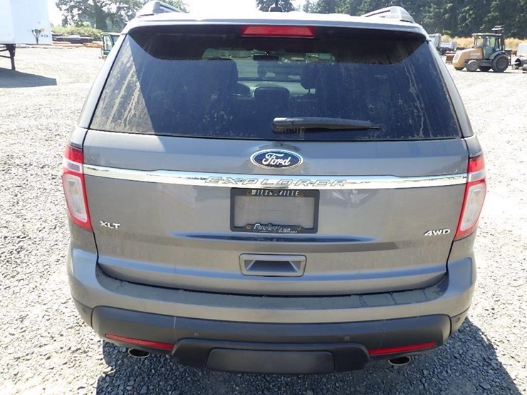 2013-ford-explorer-image-4