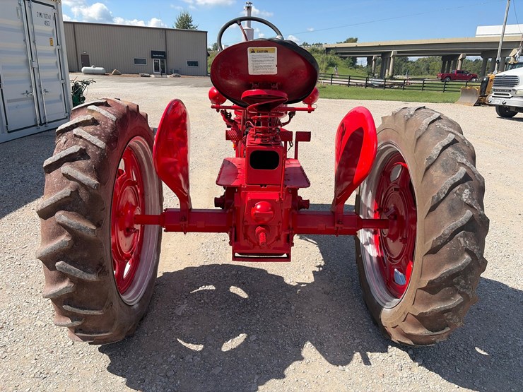 #203-•-farmall-super-c-image-4