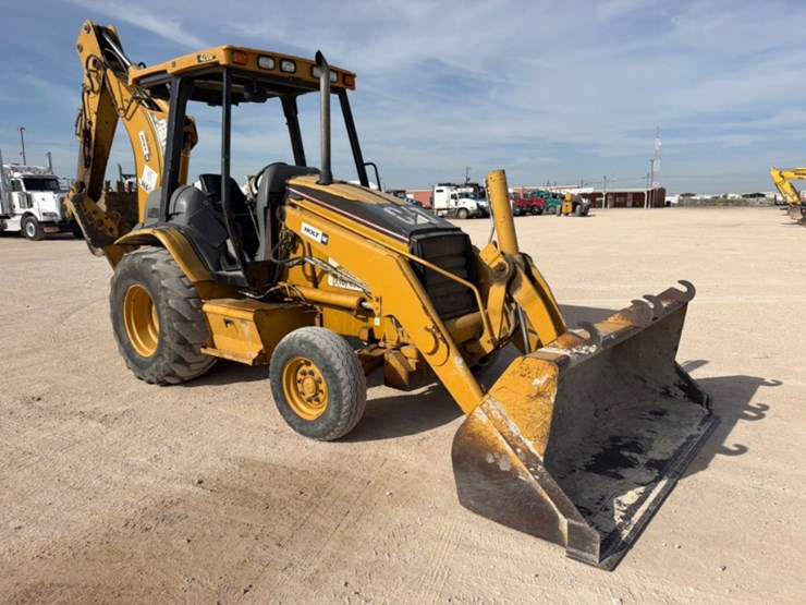2006-caterpillar-420d-image-3