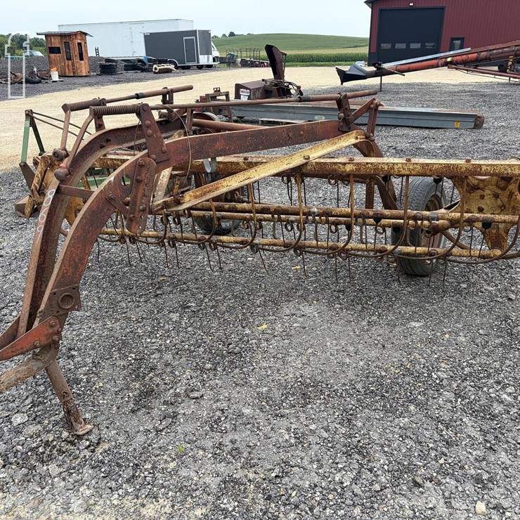 NEW HOLLAND 56