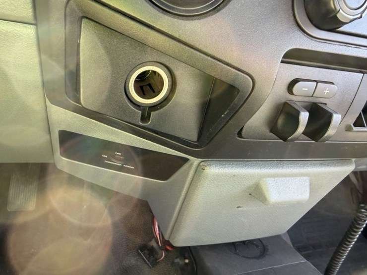2012-ford-f350-image-25