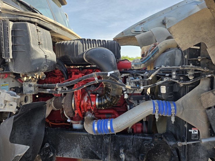 2014-freightliner-122sd-image-15