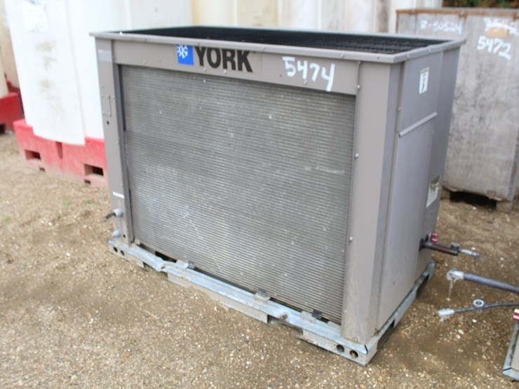 #5148-•-10-ton-york-a/c-condenser-outside-unit-image-1