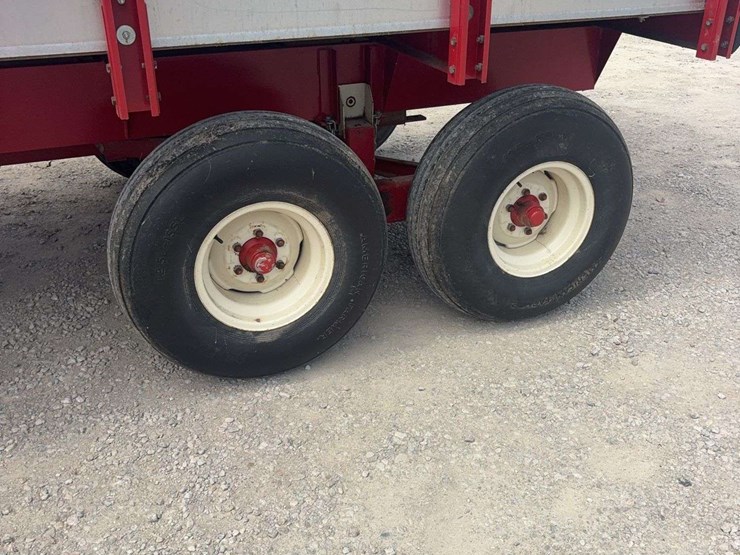 2018-h&s-hd-7+4-16ft-silage-wagon,-tandem-axle,-lights,-540pto,-with-manual,-field-ready,-1274-gear-image-16