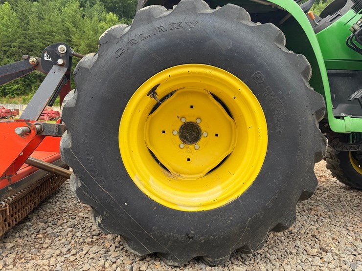john-deere-3032e-image-79
