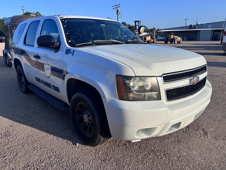 2010-chevrolet-tahoe-image-2