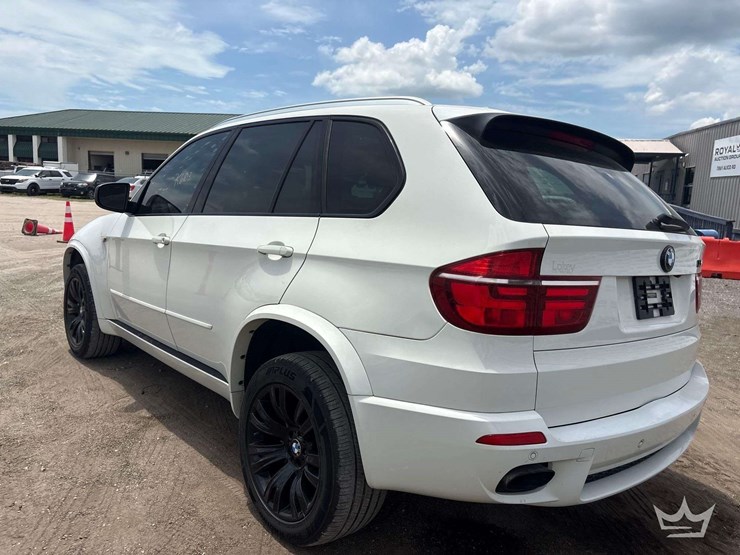 2013-bmw-x5-image-4