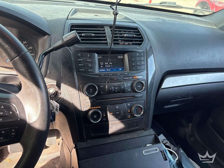 2017-ford-explorer-image-19