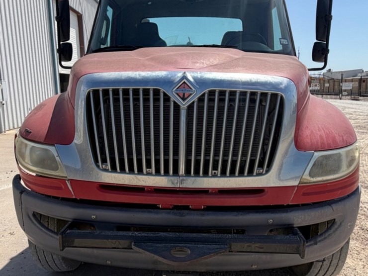 2011-international-durastar-4400-image-2